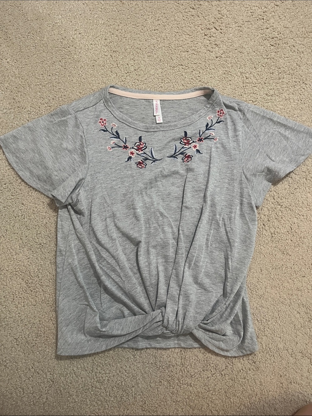 Xhilaration Gray Short Sleeve Tee with Floral Embroidery and Front Knot